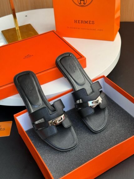 Hermès Medor Pyramid Oran Sandals In Black