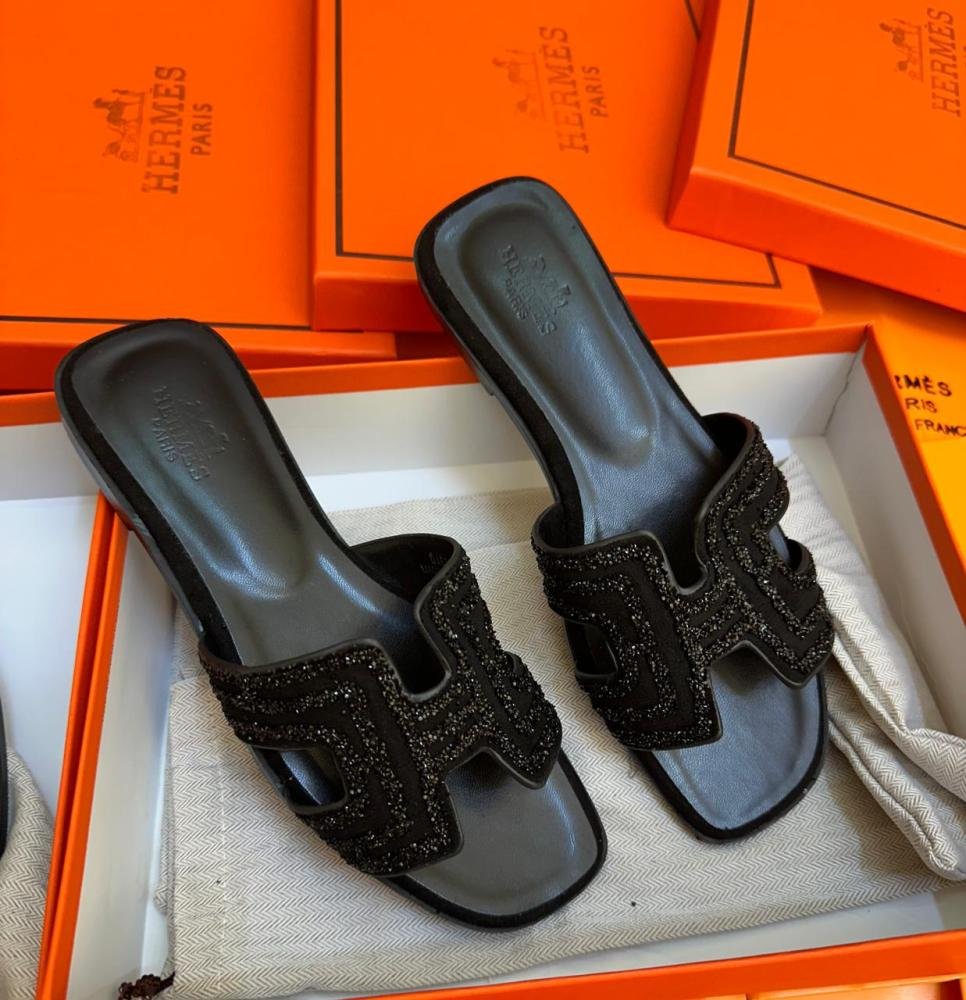 b9209e80-fc4a-4ee7-b46b-ea078ec7a52b-966.40625x1000-pAD3P8XbzkESqaArBS2PiTI67plWcfYSip9Tdmwt